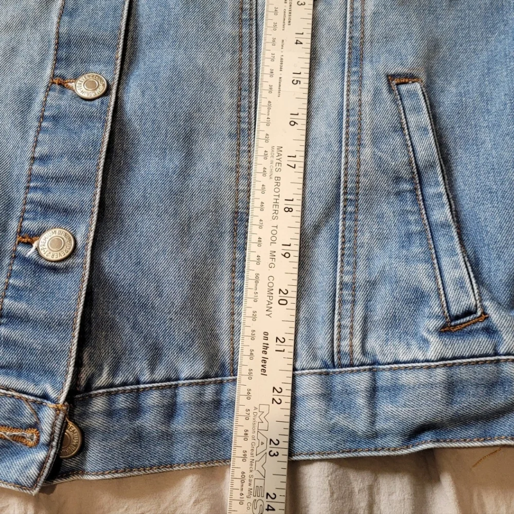 Forever 21 Women SZ 1X Distressed Denim Jacket Boho, festival, casual, pockets - Picture 6 of 6